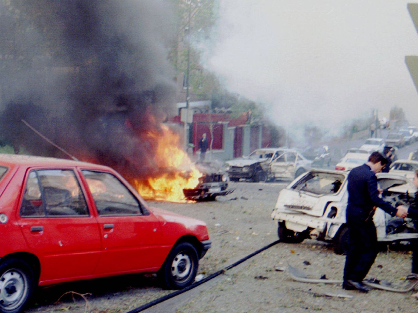Imagen del coche con el que ETA trató de atentar contra Aznar en 1995 | Reuters
