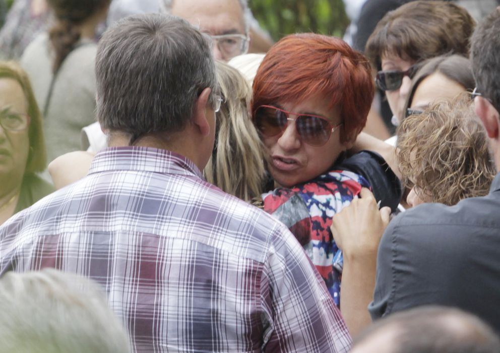 Foto: Sandra Ortega durante el funeral de su madre Rosalía Mera (I.C.)