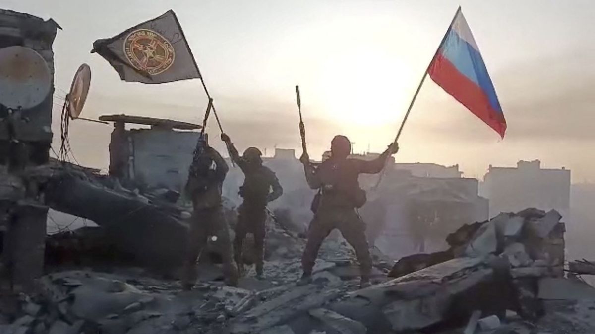 Todo pasa por Bajmut: 3 escenas y una hipótesis de la batalla más larga de Ucrania