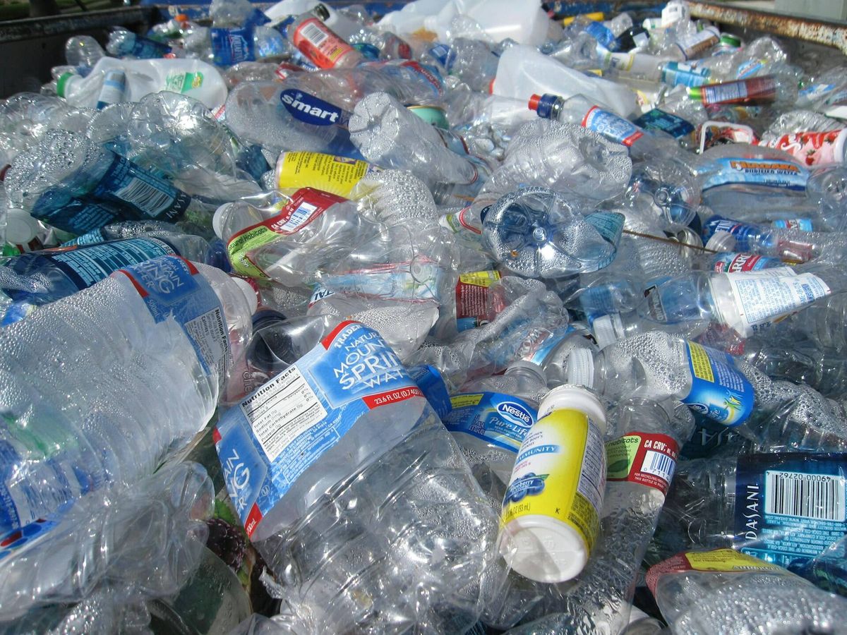 Foto: La Unión Europea aprueba medidas para reducir el uso de plástico (Unsplash/tanvi sharma)