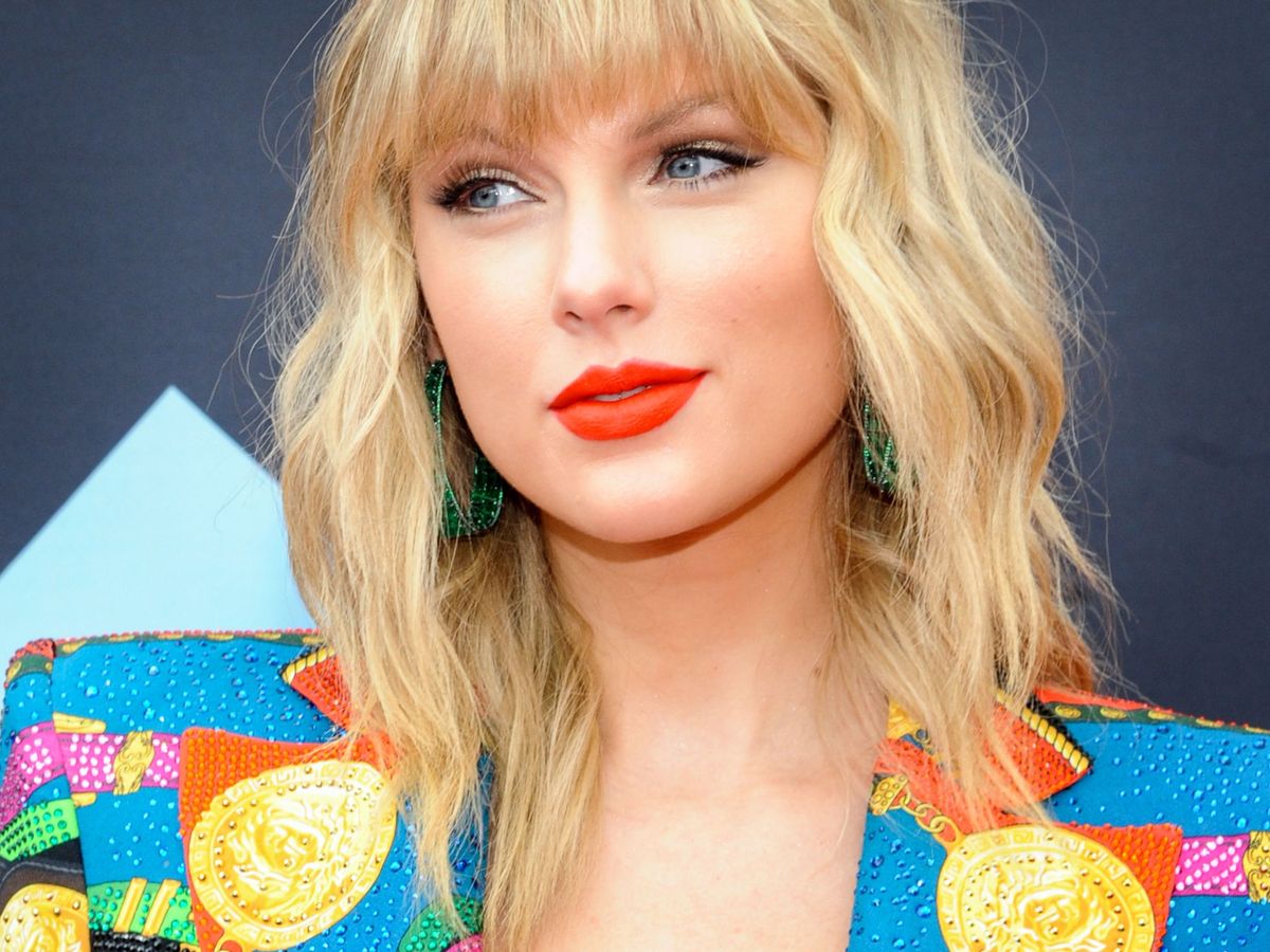 Foto: Taylor Swift es una de las estrellas que pasa de contratar a maquilladores. (EFE)