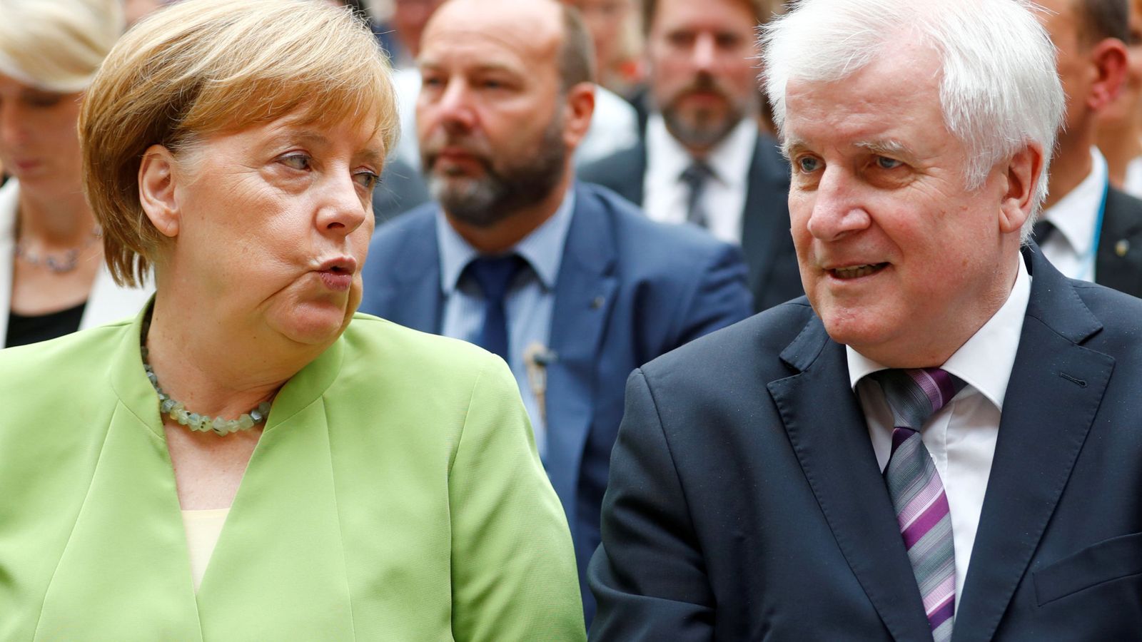 Foto: La canciller Angela Merkel y el ministro de Interior alemán, Horst Seehofer. (Reuters)