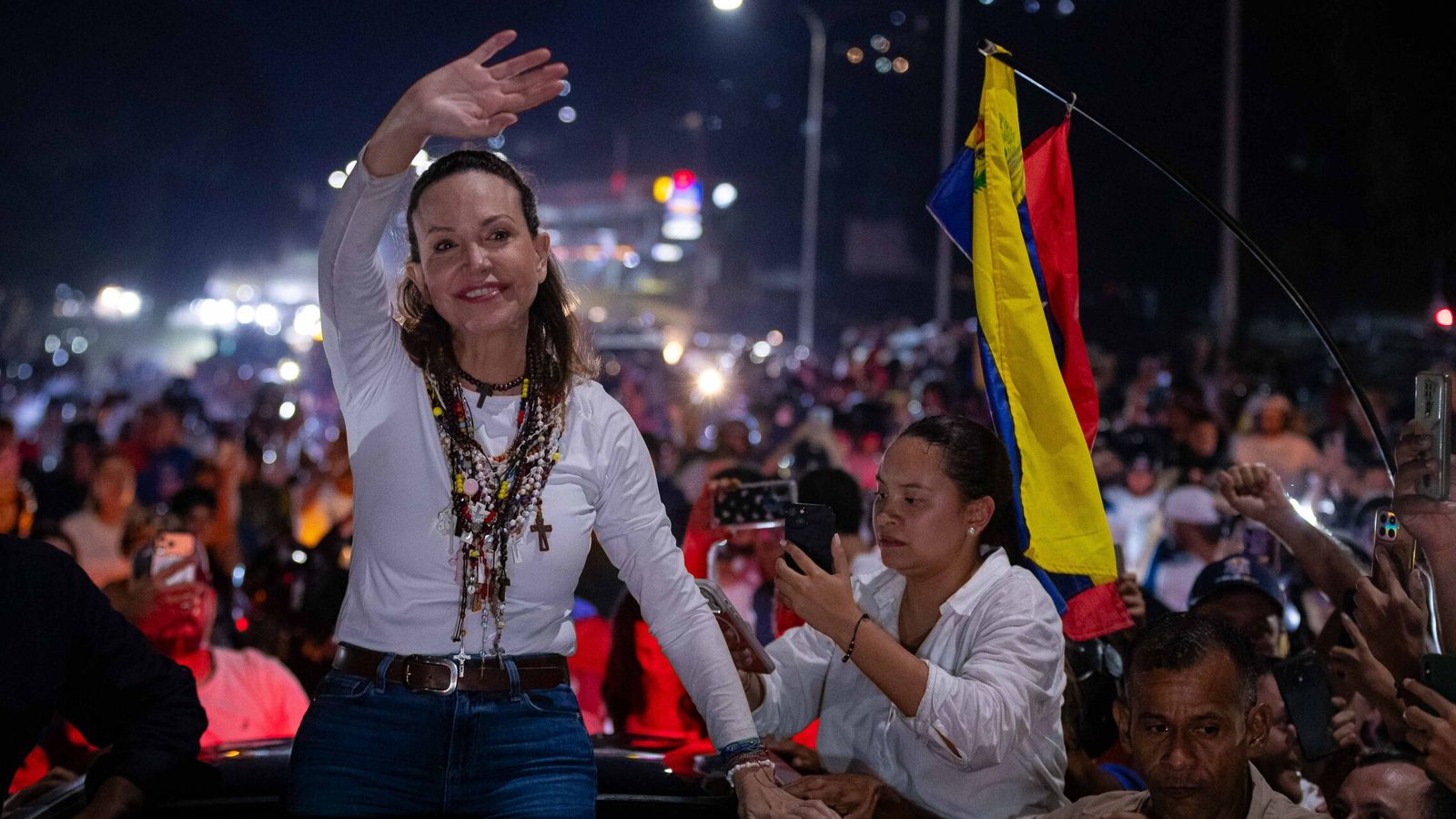Corina Machado se ofrece a negociar con Delcy Rodríguez, pero EEUU evita poner fecha a las elecciones