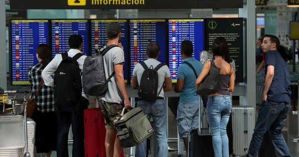 Foto: La huelga de Ryanair estropeará las vacaciones de unas 300.000 personas en España. (EFE)