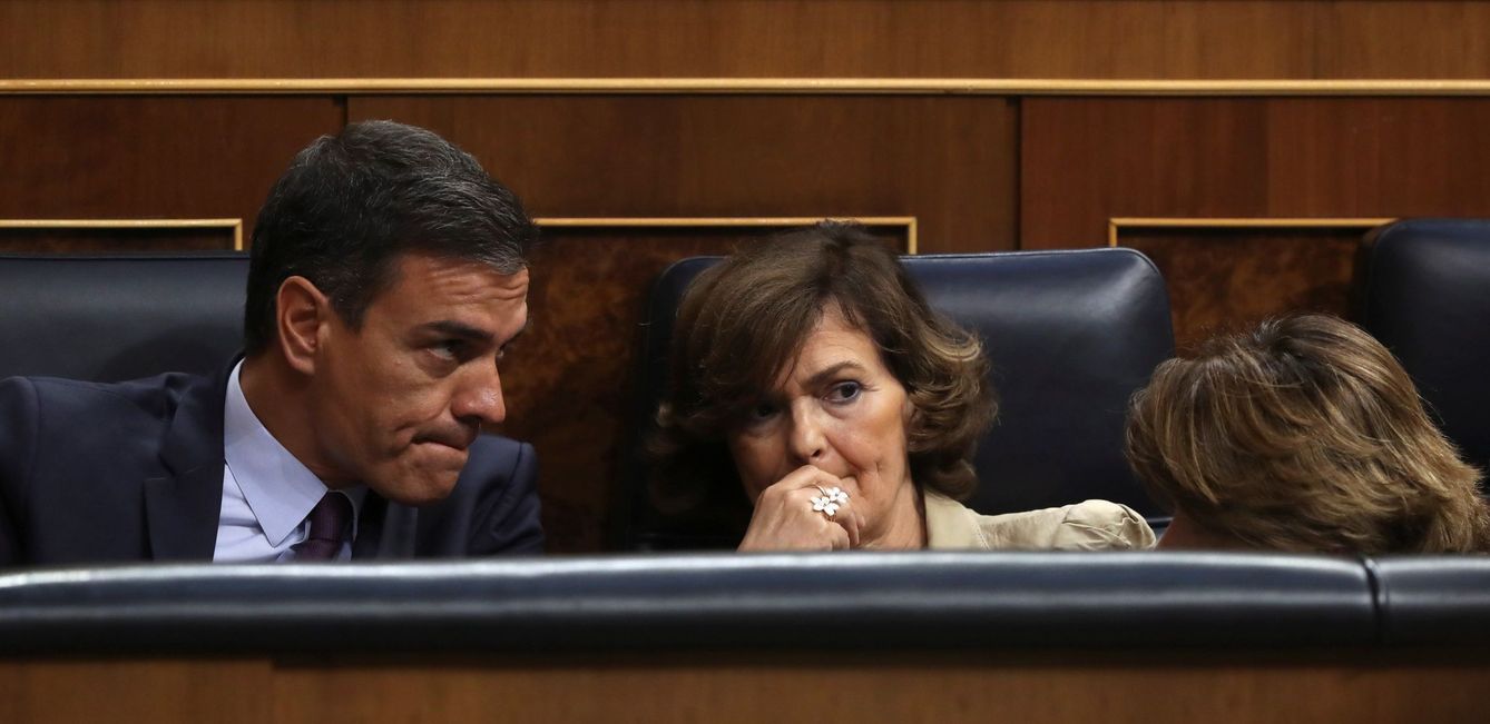 Sánchez y Calvo, en sus escaños. (EFE)