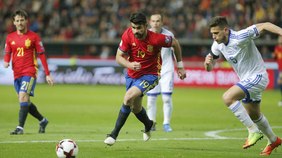 Diego Costa y el "balón fácil" cuando se quita el traje del Atlético y se pone el de España