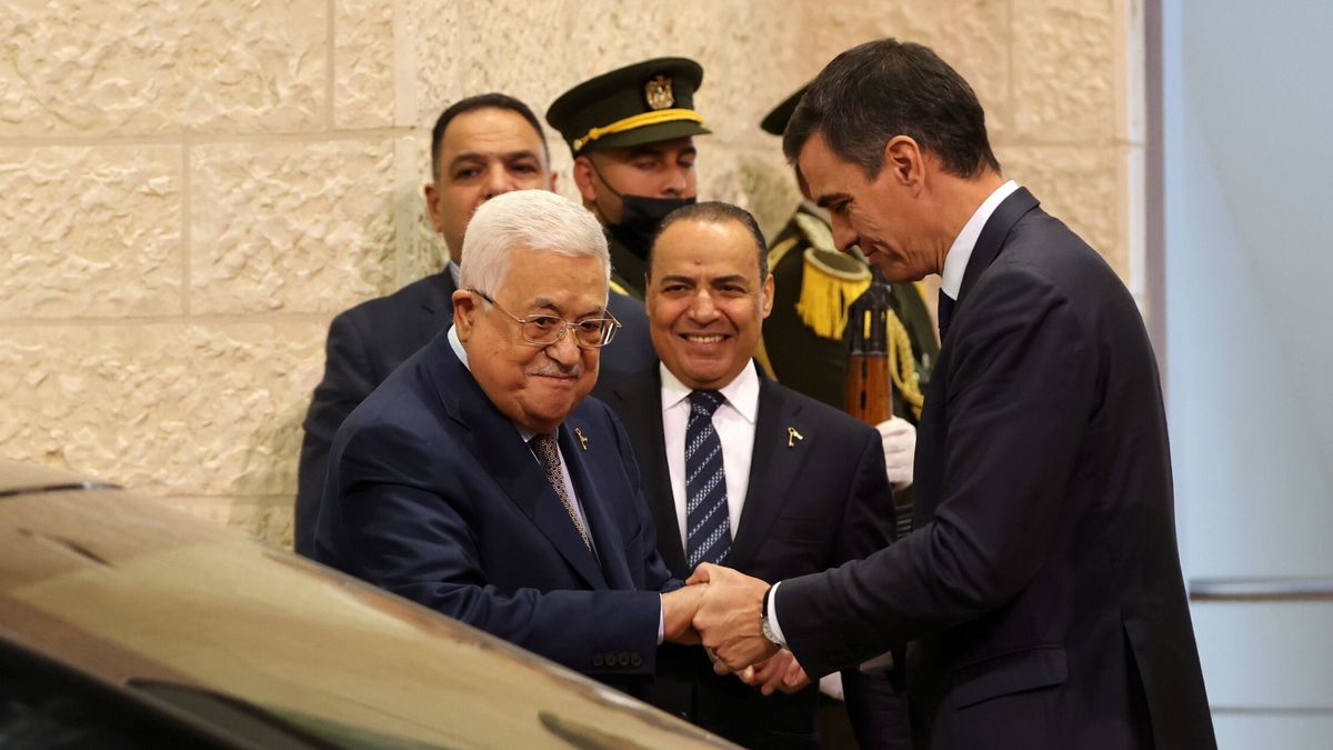 Sánchez, en Oriente Próximo: caras largas con Netanyahu y mano entrelazada con Abás