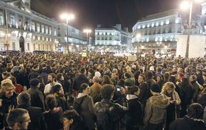 La oposición a Rajoy sale del Congreso y se instala en las calles apoyada por la izquierda