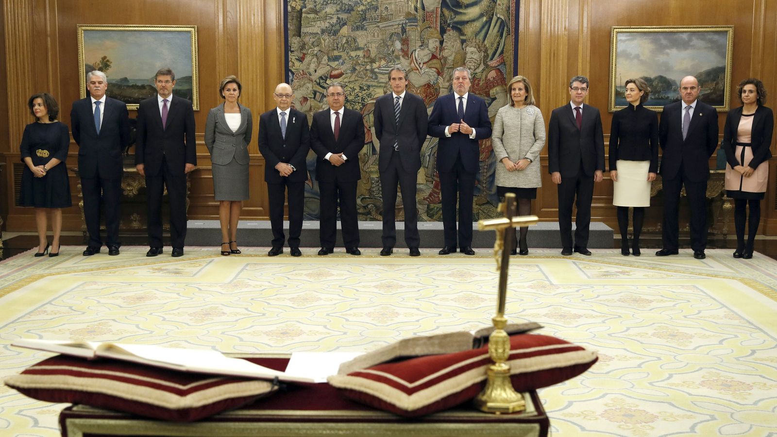 Foto: El nuevo equipo de Mariano Rajoy ha jurado o prometido su cargo (EFE)