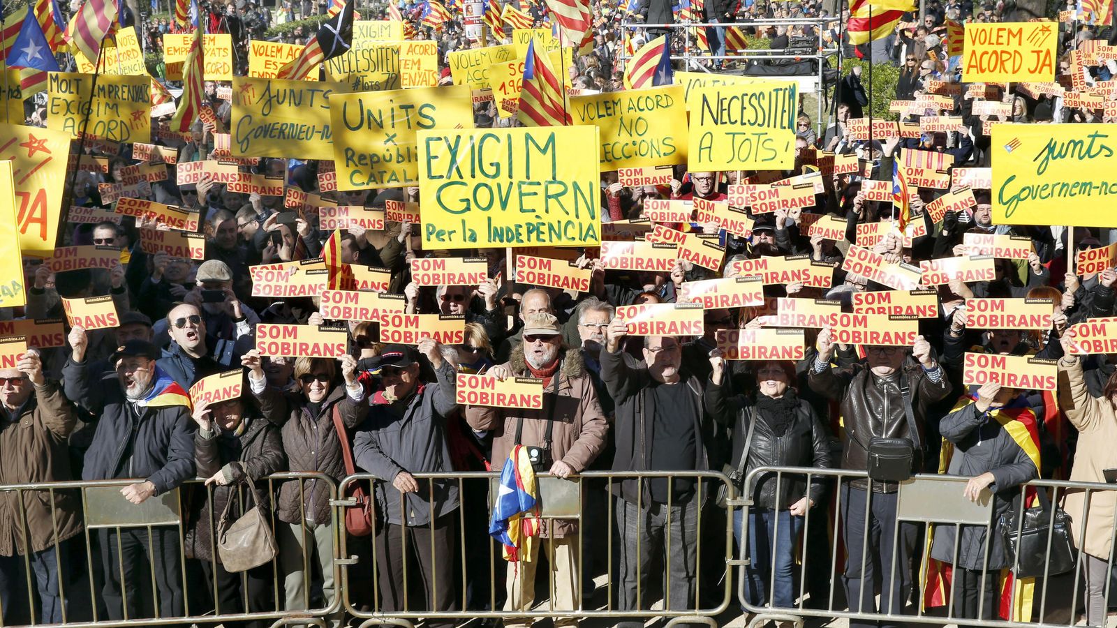 Foto: Manifestación convocada por la Asamblea Nacional Catalana en noviembre de 2015 en Barcelona. (EFE)