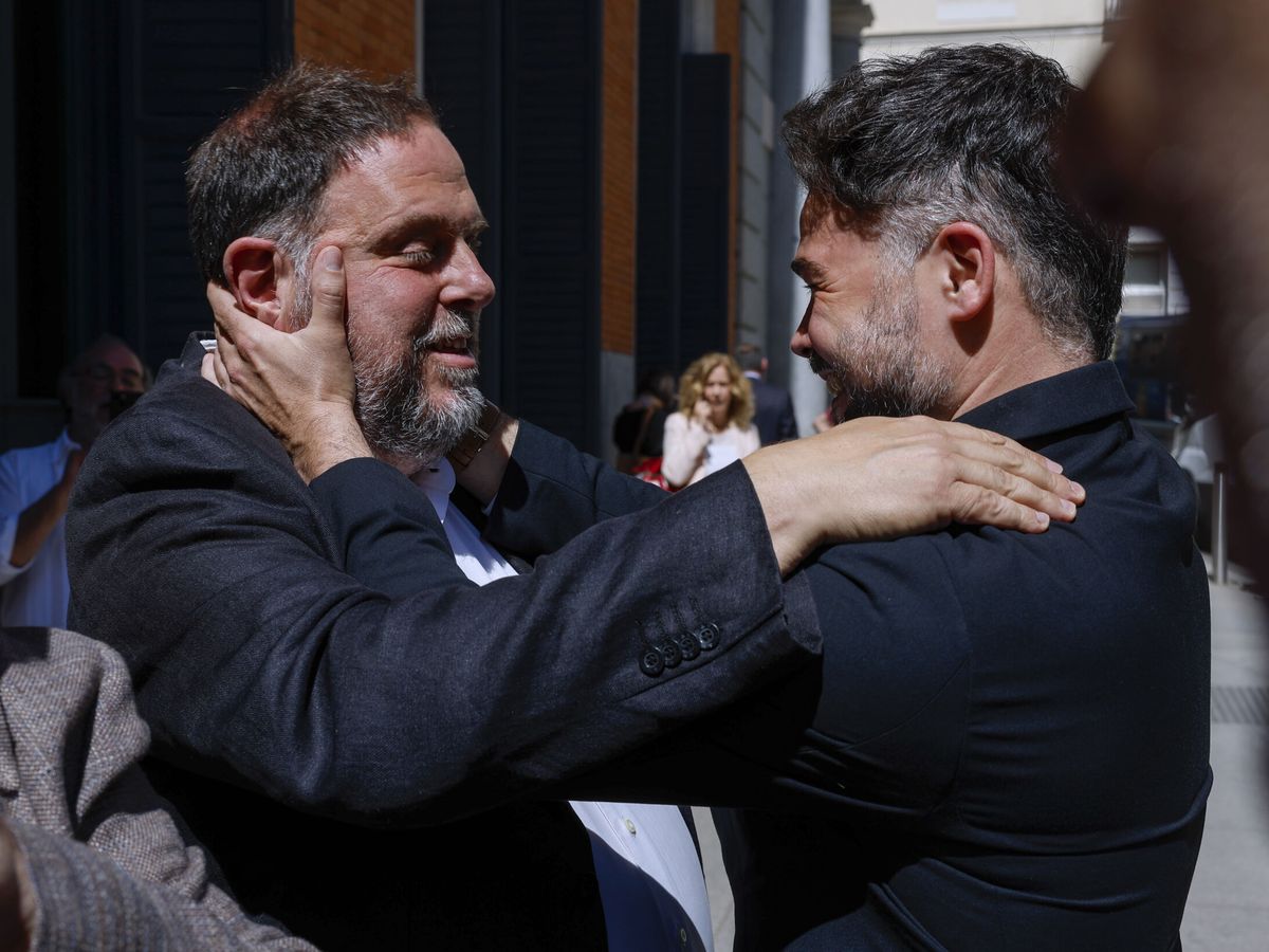 Foto: Oriol Junqueras y Gabriel Rufián, este jueves, en el Congreso. (EFE/JJ Guillen)