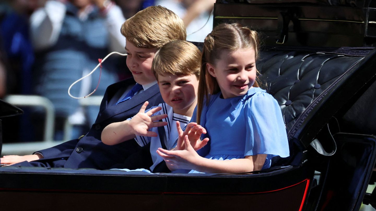 George, Louis y Charlotte, en el Trooping the Colour. (Reuters)
