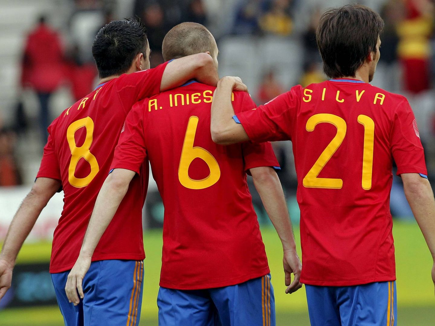 Silva, en la imagen junto a Xavi e Iniesta, ha sido uno de los jugadores más importantes de la historia de la Selección española. (EFE)