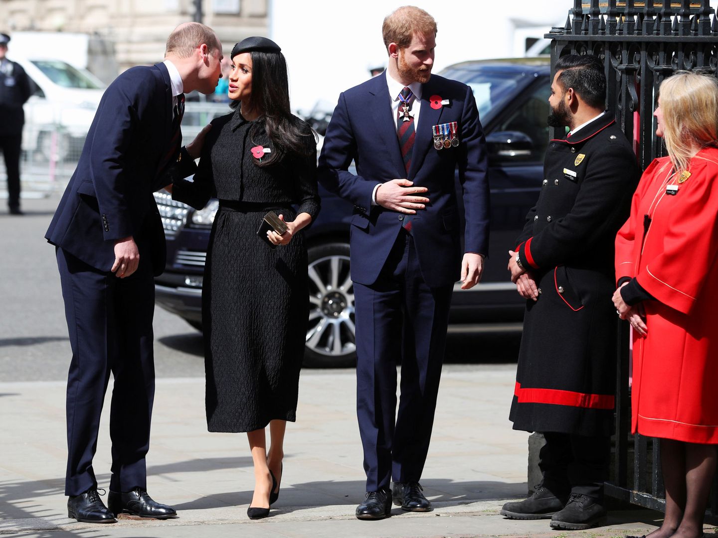 Meghan saluda a su cuñado a su llegada a Westminster. (Reuters)