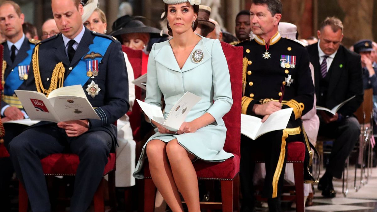 Este abrigo de McQueen es la obsesión de Kate Middleton y quizás su prenda favorita