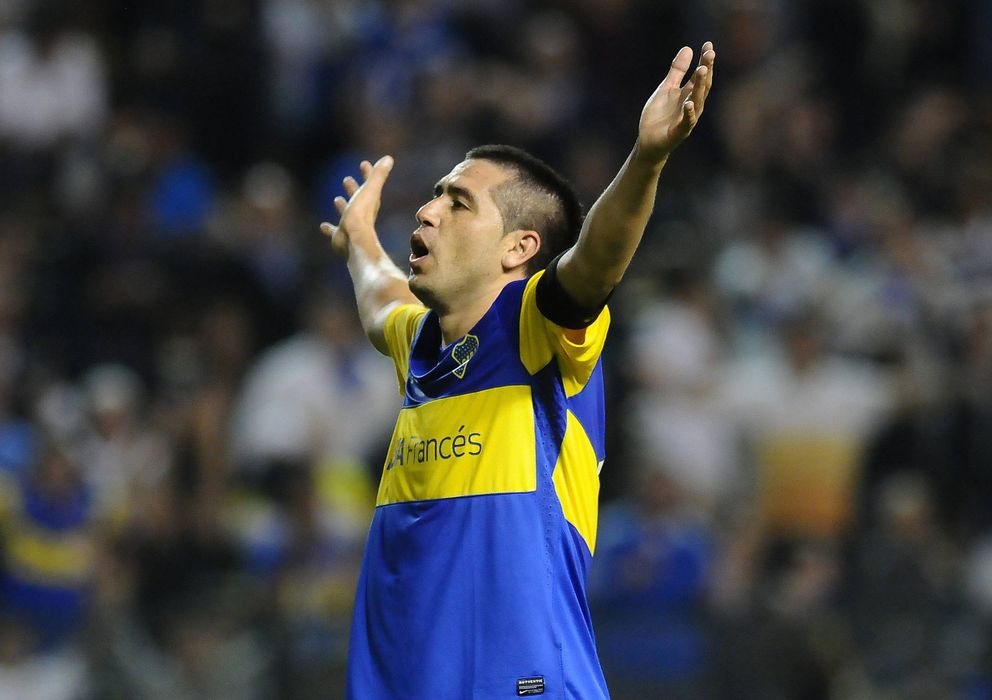 Foto: Riquelme, durante un partido con Boca Juniors (EFE)