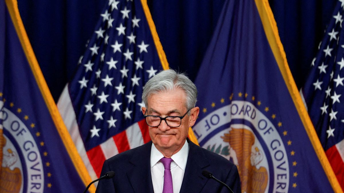 La Fed mantiene los tipos de interés en el 5,5% y augura tres bajadas el año que viene