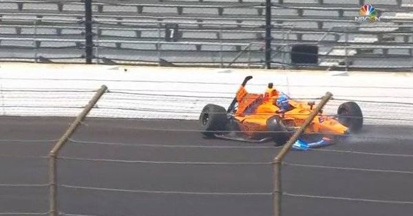 Foto: Así acabó el McLaren de Alonso en Indianápolis.