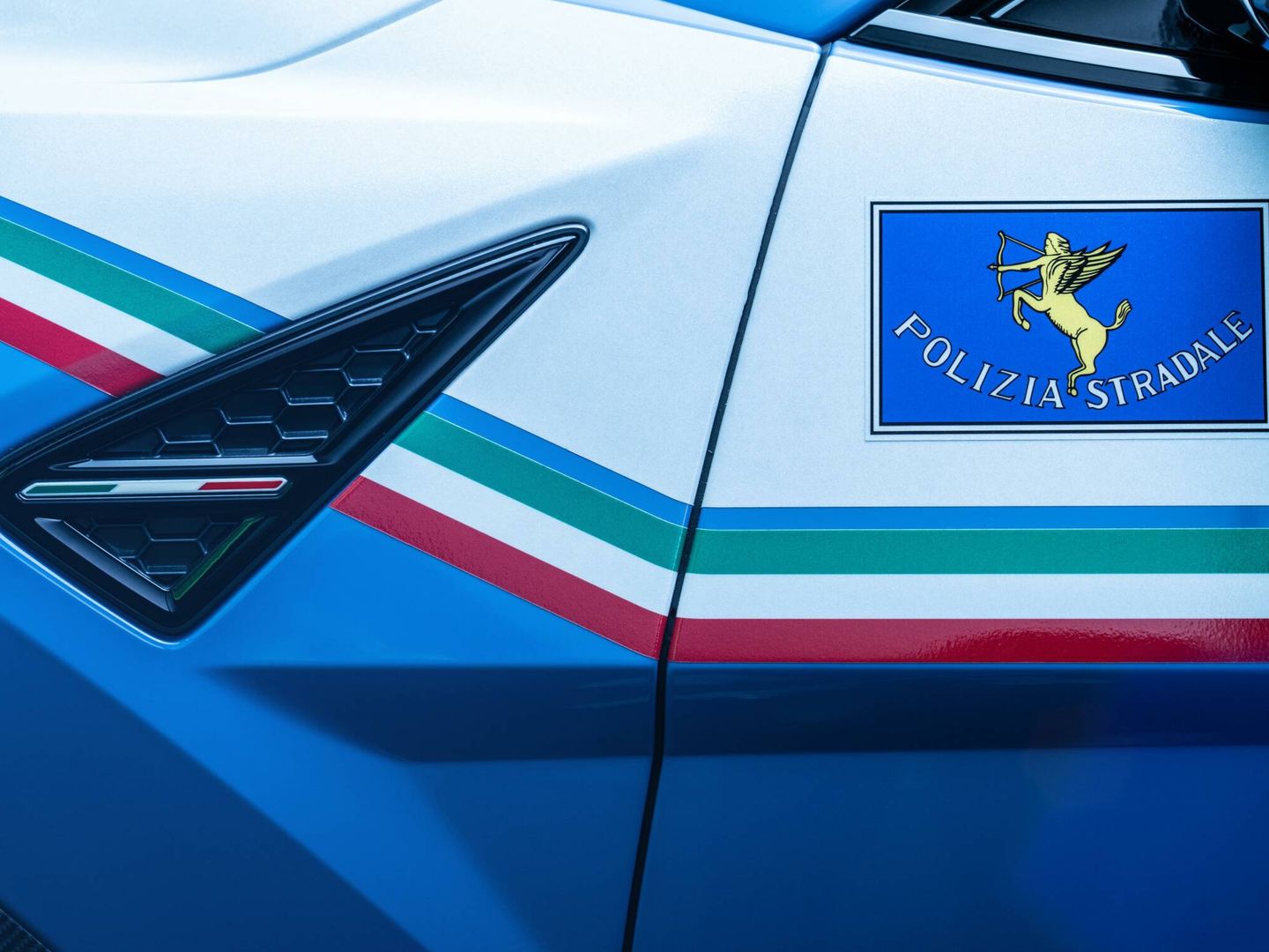 Polizia Stradale es el cuerpo de la policía estatal italiana dedicado a patrullar las carreteras.