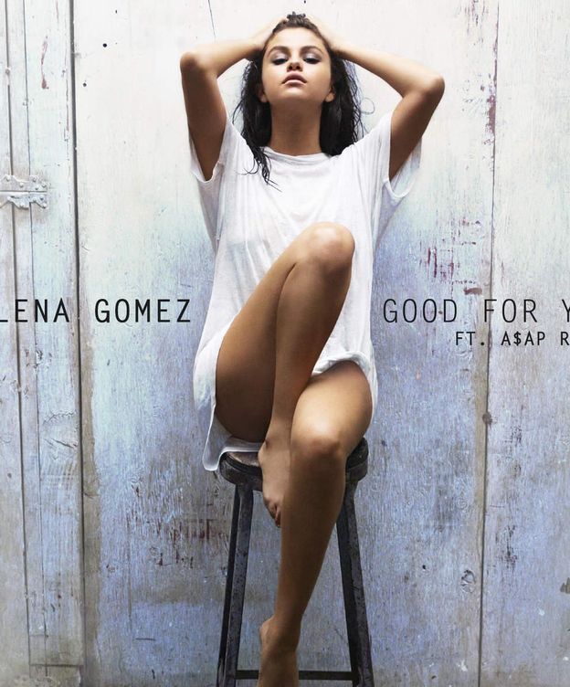Selena Gomez sube la temperatura con un 'topless' en blanco y negro
