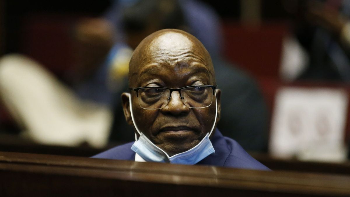 El expresidente sudafricano Zuma, condenado a quince meses de cárcel