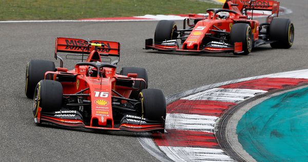 Foto: Ferrari ordenó a Leclerc dejar pasar a Vettel en el Gran Premio de China. (Reuters)