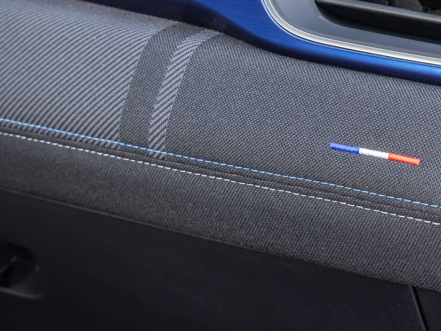 hay buenos materiales, y las versiones Esprit Alpine reciben una personalización muy francesa.