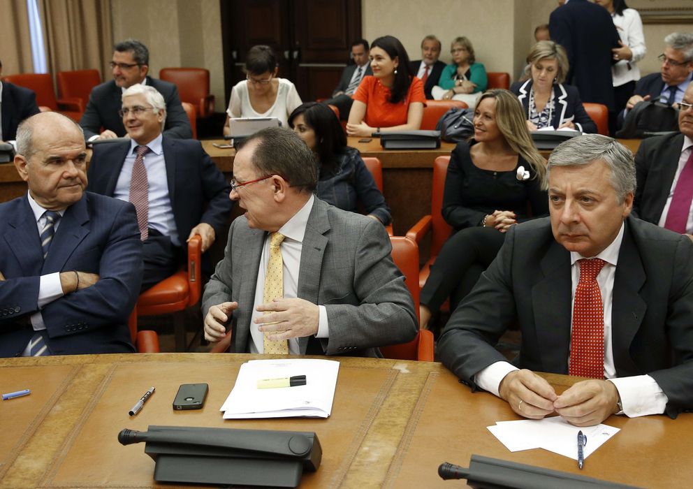 Foto: Chaves y Blanco, en una imagen de archivo de una reunión del grupo socialista (EFE).