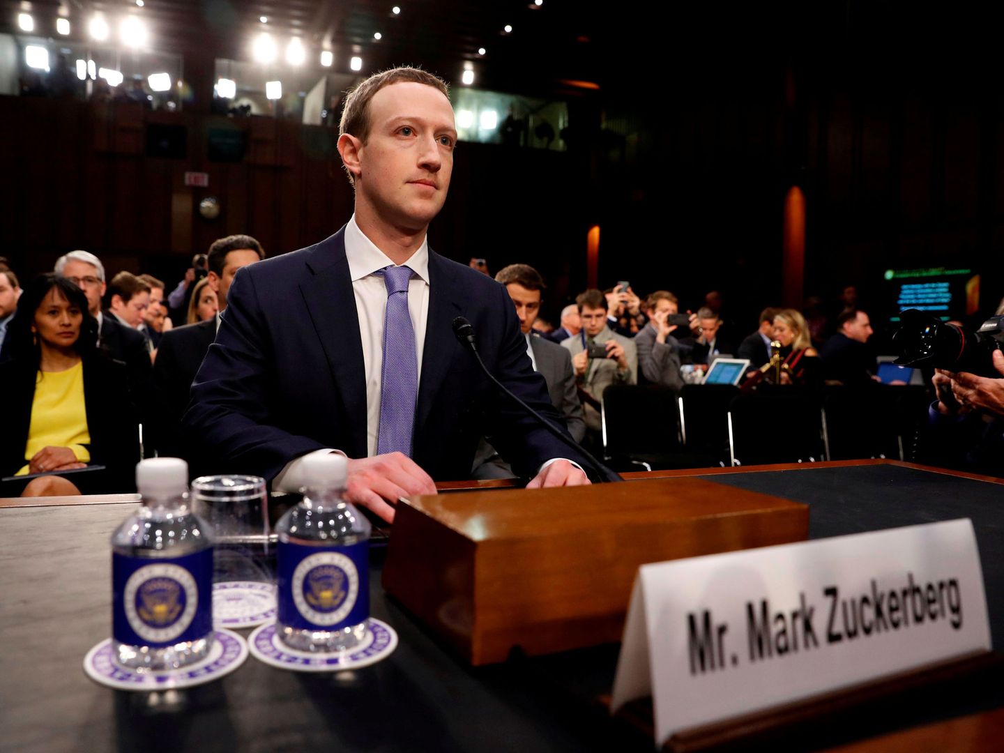 Mark Zuckerberg, fundador de Facebook, declara en el Senado estadounidense. (Reuters)