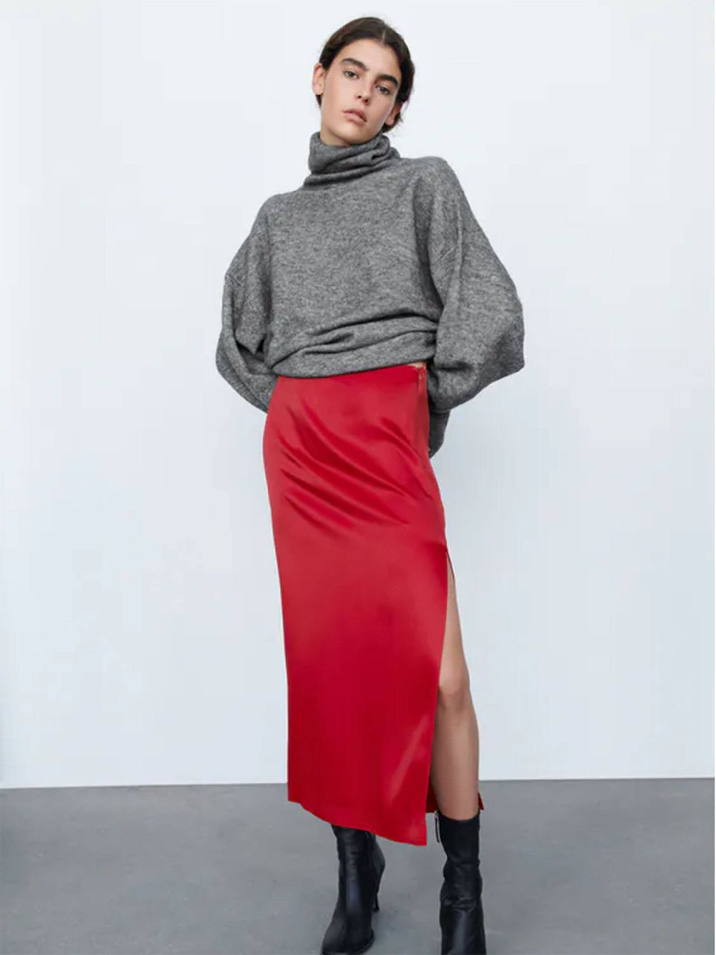 La falda midi de Zara hecha para triunfar. (Zara/Cortesía)
