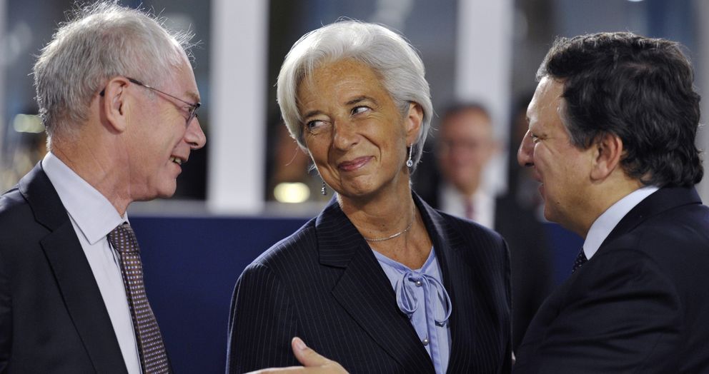 Lagarde (FMI) con Van Rompuy (i) y Durao Barroso (d) (UE). (Reuters)