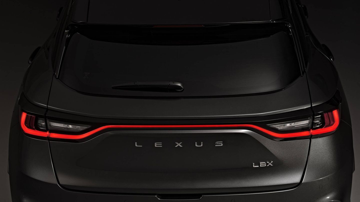 El LBX es el primer Lexus con nombre formado por tres letras desde el LFA, un superdeportivo mítico.