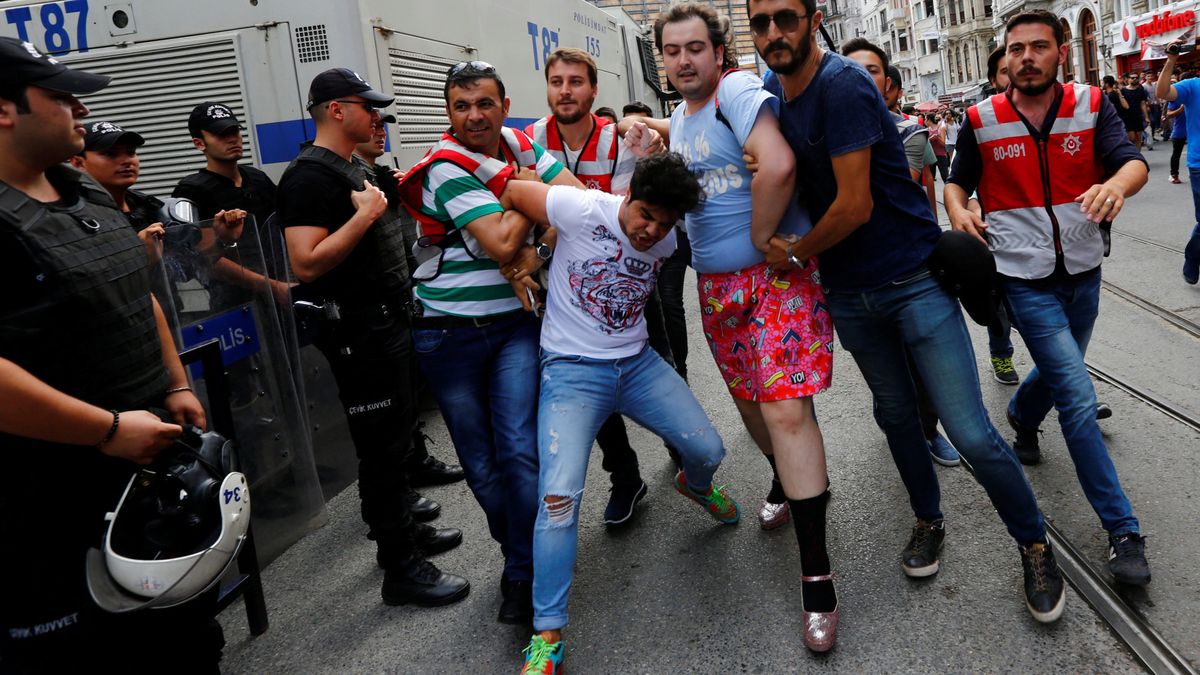 La Policía turca vuelve a reprimir el Orgullo Gay en Estambul