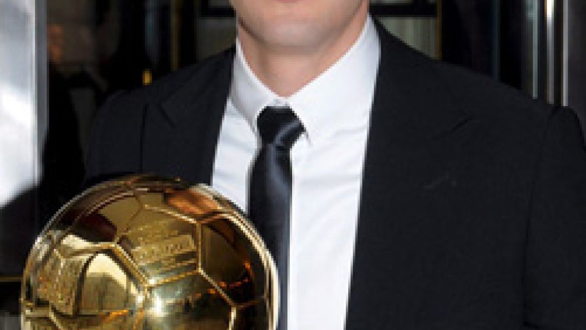 Kaká gana el Balón de Oro más joven y Cesc es octavo