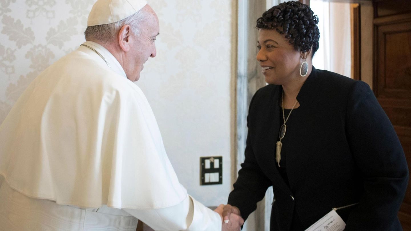 Bernice King, recibida por el papa Francisco en 2018. (EFE)