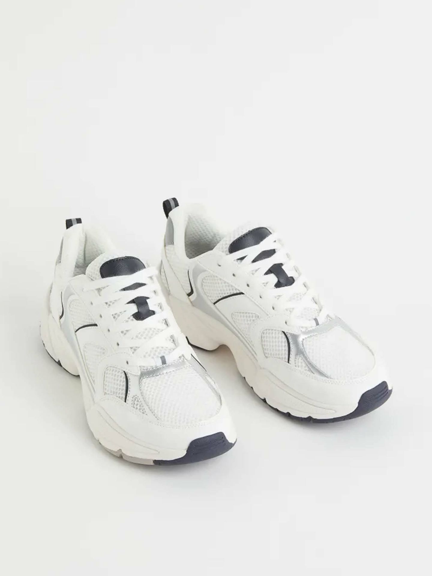 5 zapatillas de deporte blancas por menos de 50 euros