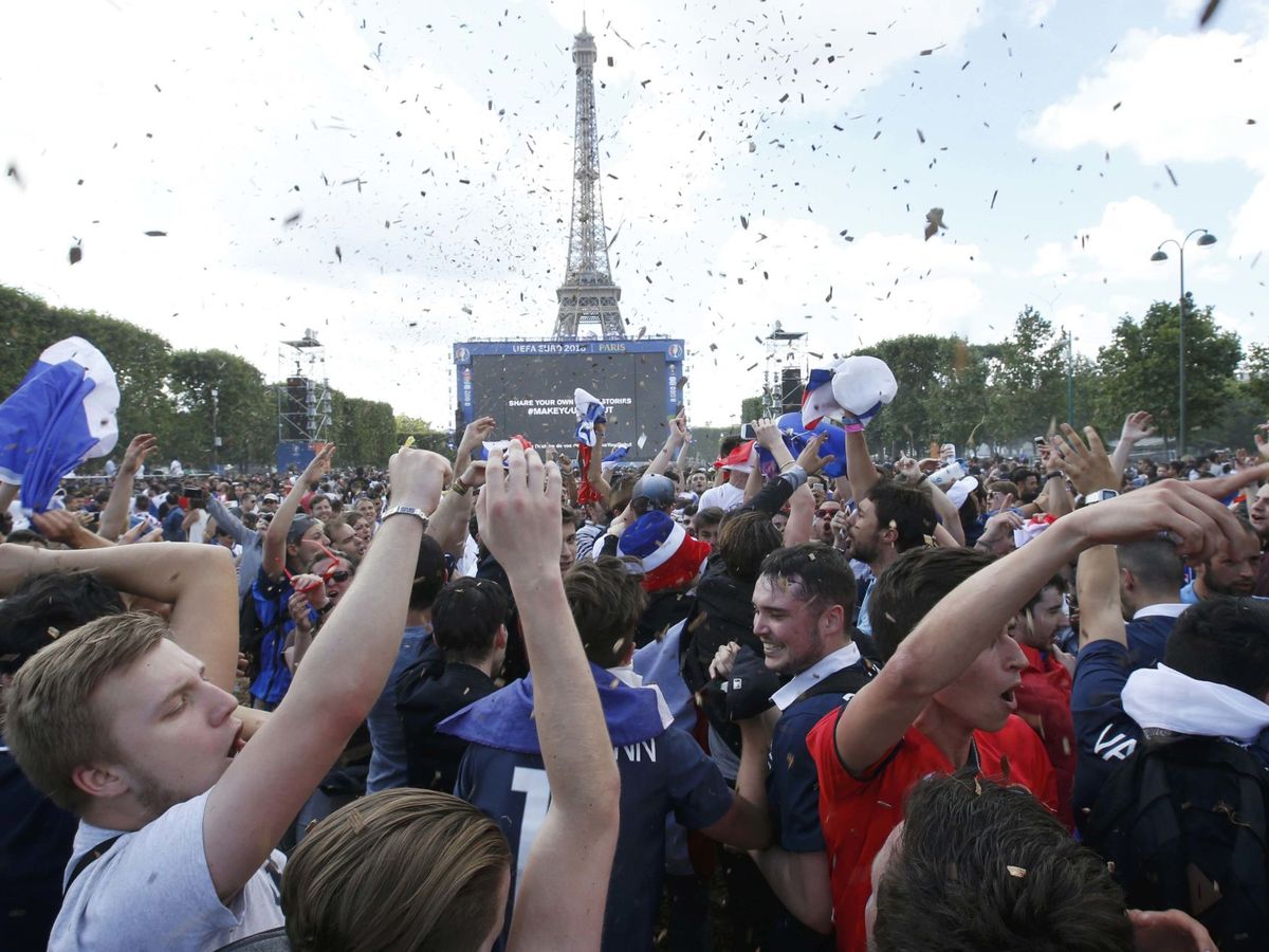 El Stade de France, un lujo de estadio que envidia la fan zone de la Torre Eiffel