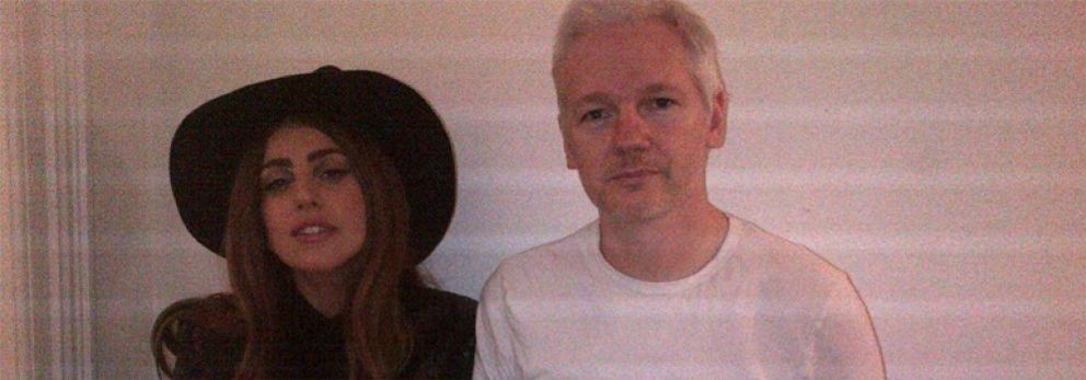 Foto: Lady Gaga visita al fundador de WikiLeaks, Julian Assange