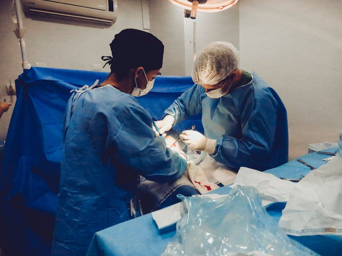 Foto: Los médicos conocerán mucho mejor los riesgos de cada cirugía (Pexels)