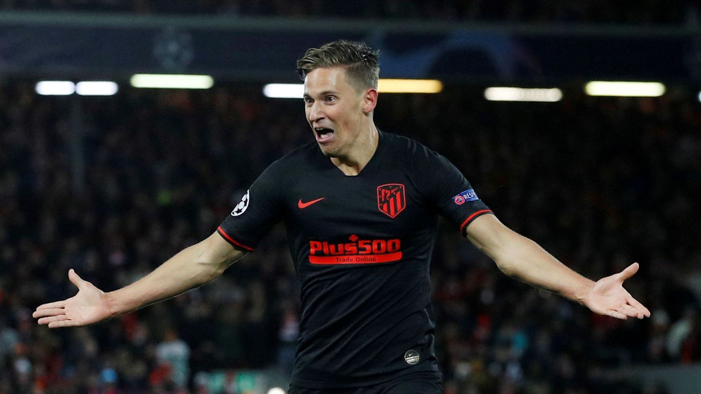 Llorente celebra uno de los goles del Atleti en Anfield en 2020. (Reuters/Phil Noble)