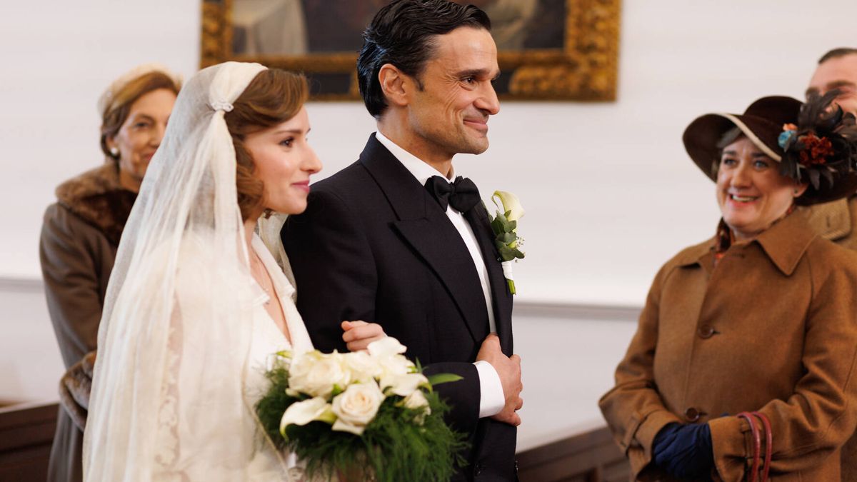 'La Moderna' cierra una apasionante primera temporada: la boda de Íñigo y Matilde se tiñe de sangre