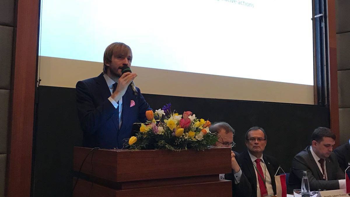 Dimite el ministro de Sanidad checo tras críticas a su gestión de la pandemia