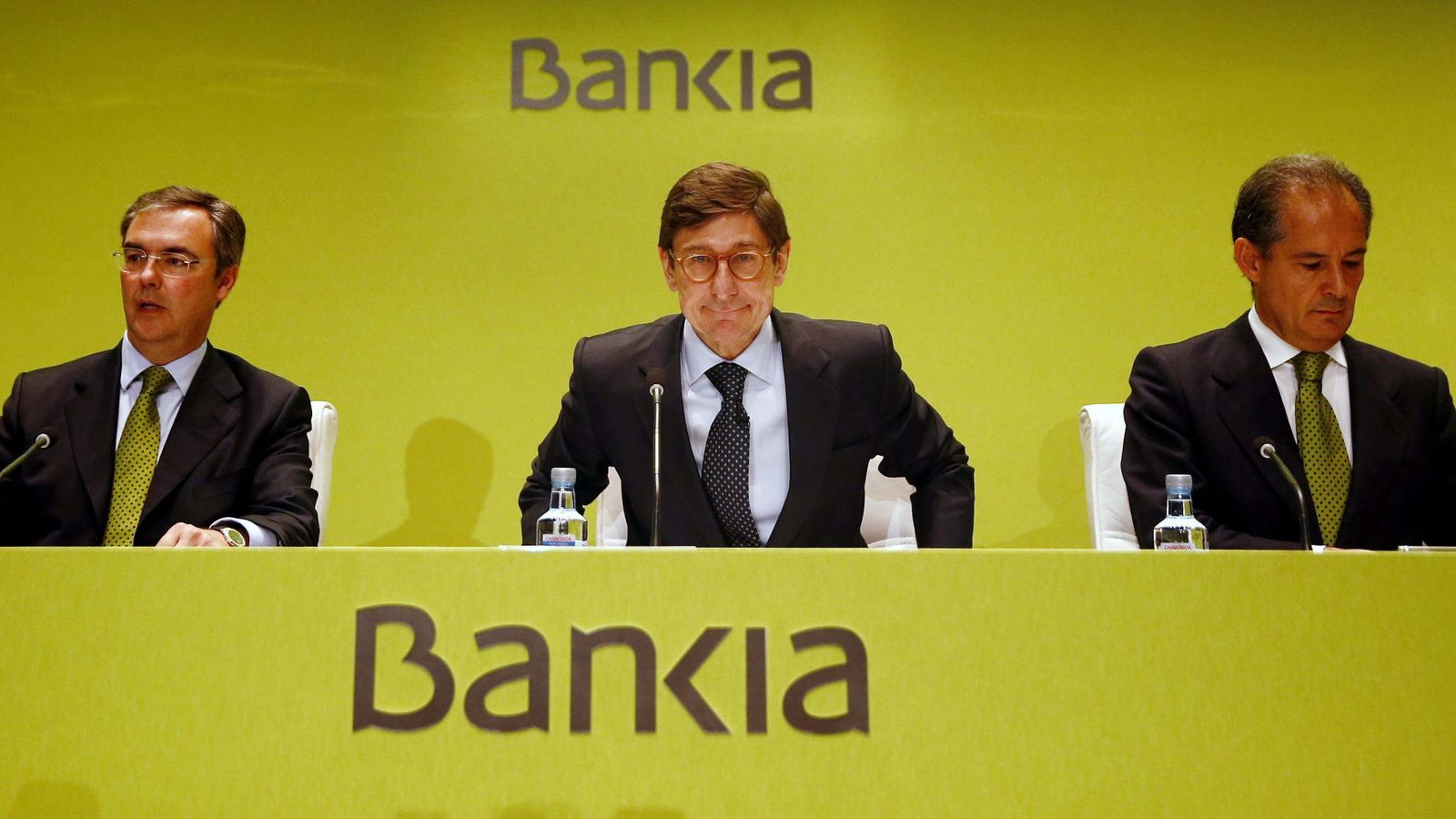 Foto:  El presidente de Bankia, José Ignacio Goirigolzarri (c), durante la última junta general de accionistas. (EFE)