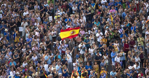 Foto: Un momento de la manifestación contra los atentados yihadistas en Cataluña. (EFE)