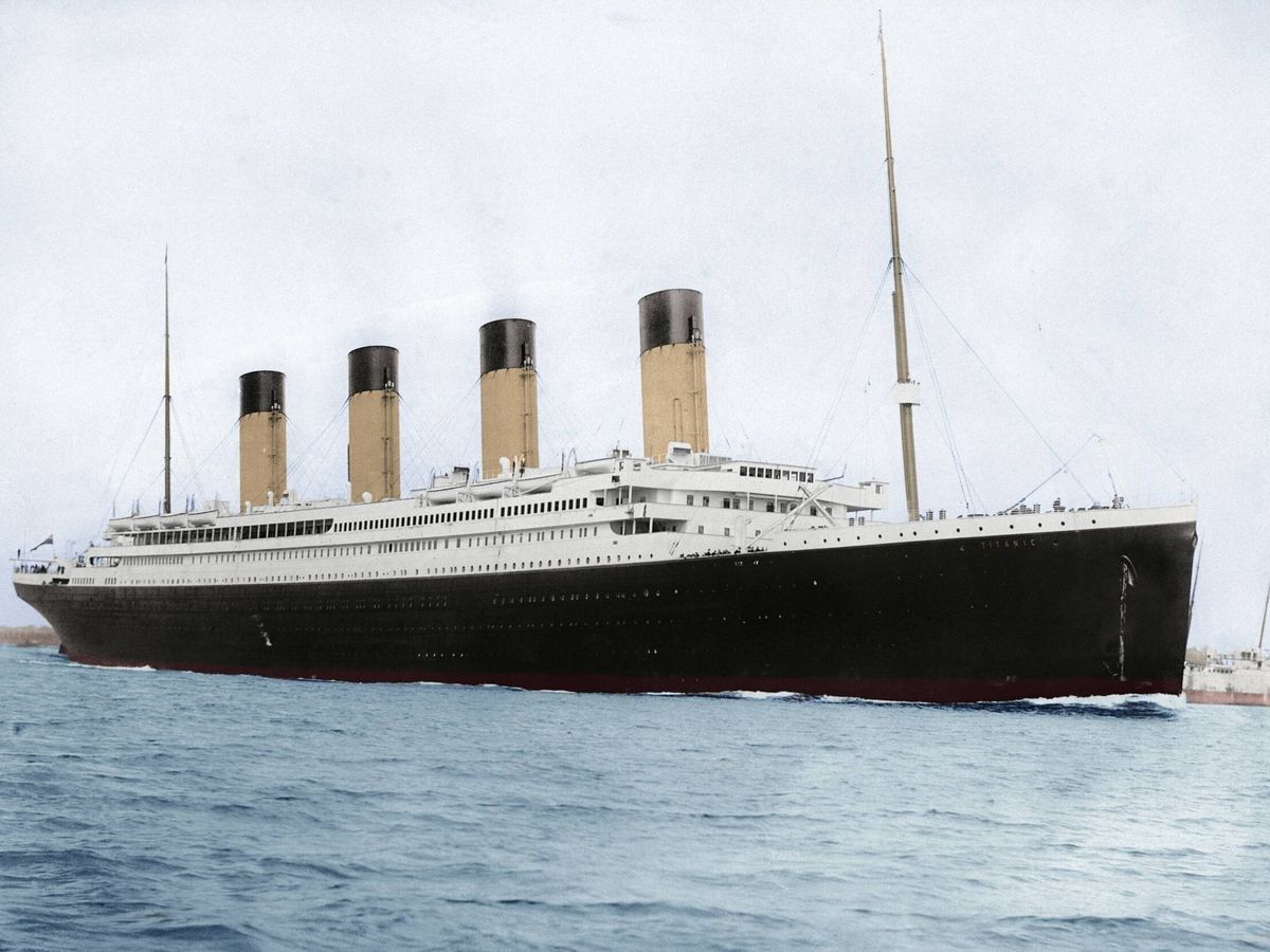 Foto: El Titanic cerca de Southampton (Wikimedia)