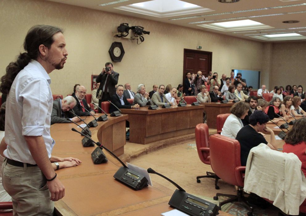 Foto: Pablo Iglesias, durante el acto de acatamiento de la Constitución en el Congreso. (Efe)