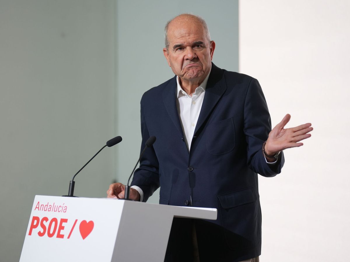 Foto: El expresidente andaluz Manuel Chaves, en la sede del PSOE de Andalucía. (Europa Press / M. J. López)
