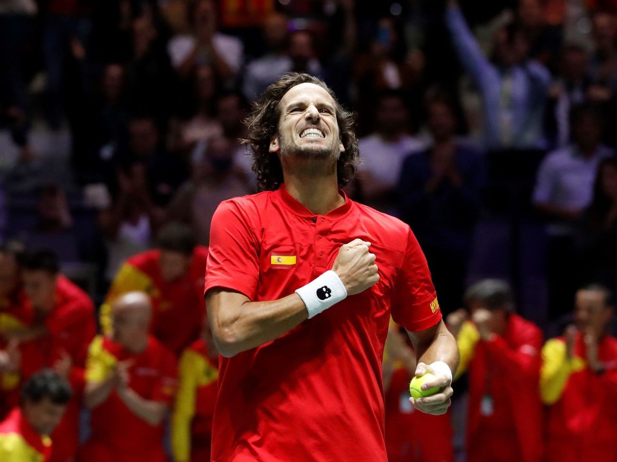 Foto: Feliciano López celebra el paso de España a la final de la Copa Davis. (EFE)