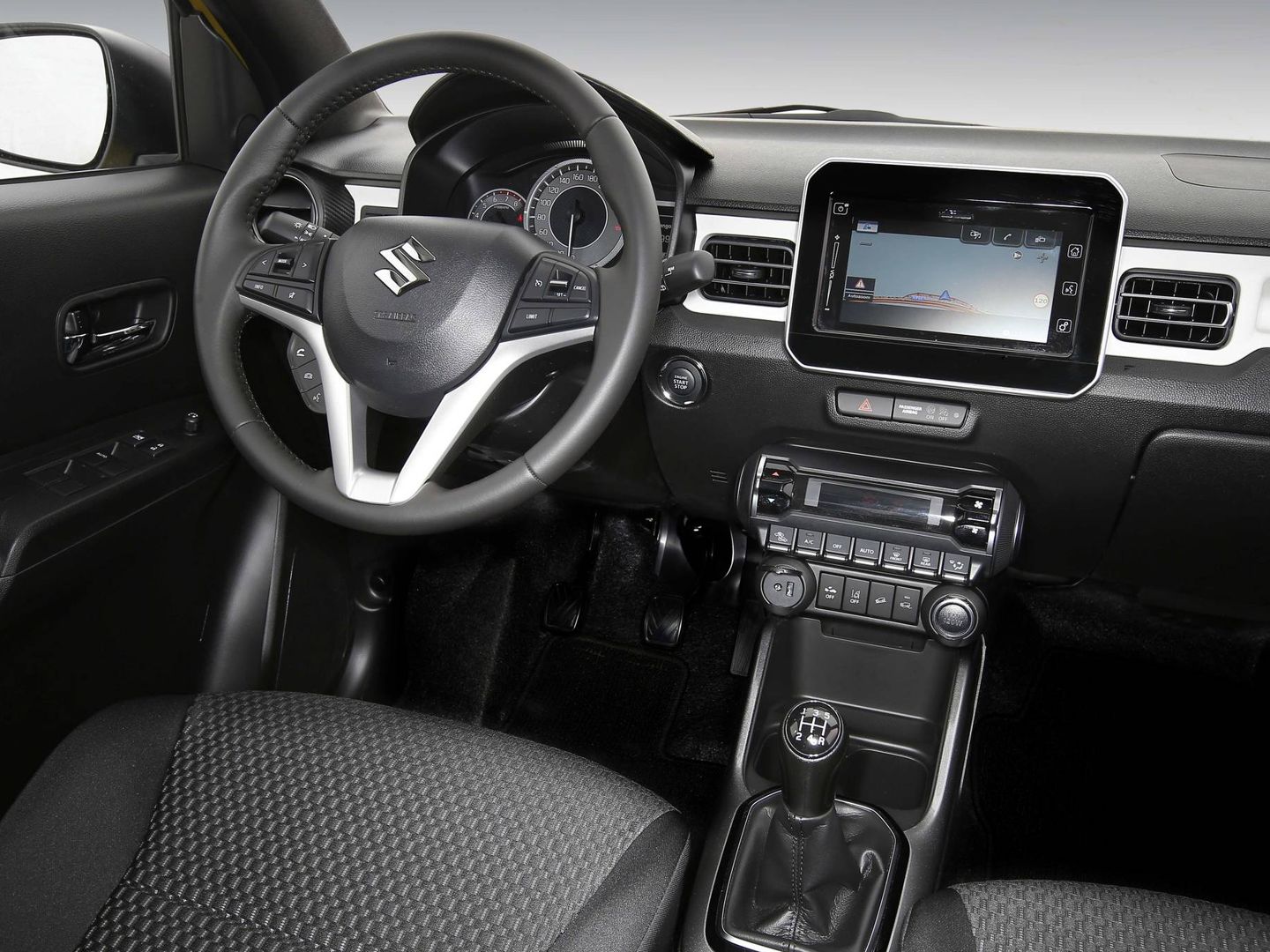 Interior funcional en el nuevo Suzuki Ignis.  