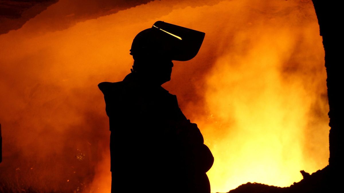 El precio del mineral de hierro se hunde ante la caída de la producción de acero en China